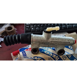pompa/cilindro maestro frizione iveco 4797845 4217083 4800160 2126891 386030