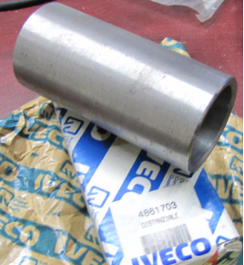 distanziale puleggia iveco 4861703