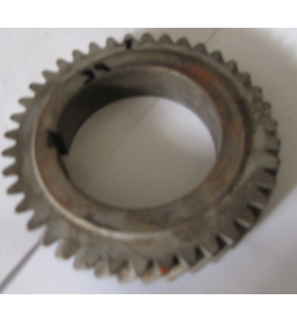 ingranaggio con chiavetta 39 denti su asse da 600mm iveco 8831940