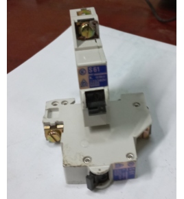 interruttore termico unipolare 220/380v 10a iveco 4774378