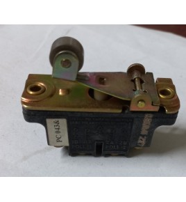 microinterruttore a leva spia porta iveco 4777667